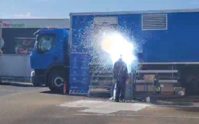 Les élèves de Sully découvrent le camion « Court-Circuit » à Chartres